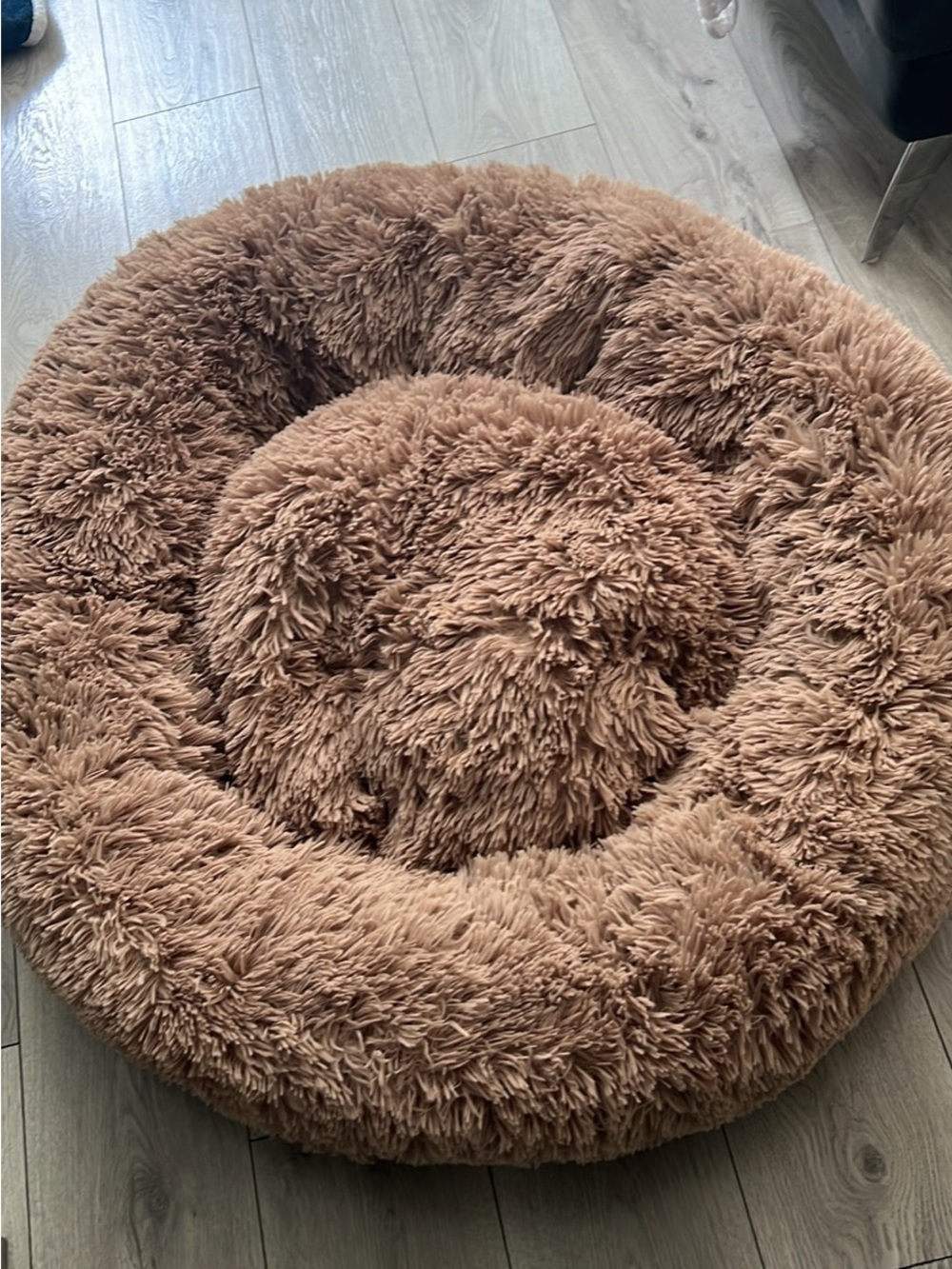 Plush Round Faux Fur Pet Bed in Light Brown donut shape large
